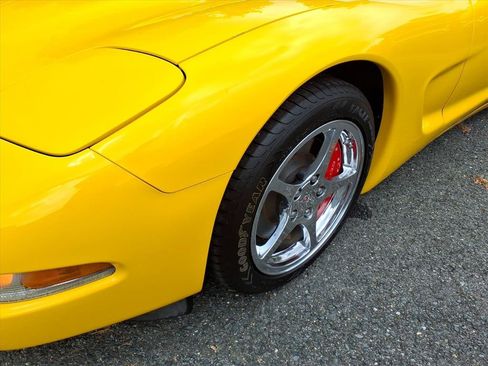 Used 2002 Chevrolet Corvette Convertible w/ Preferred Equipment Group2 RWD image 9