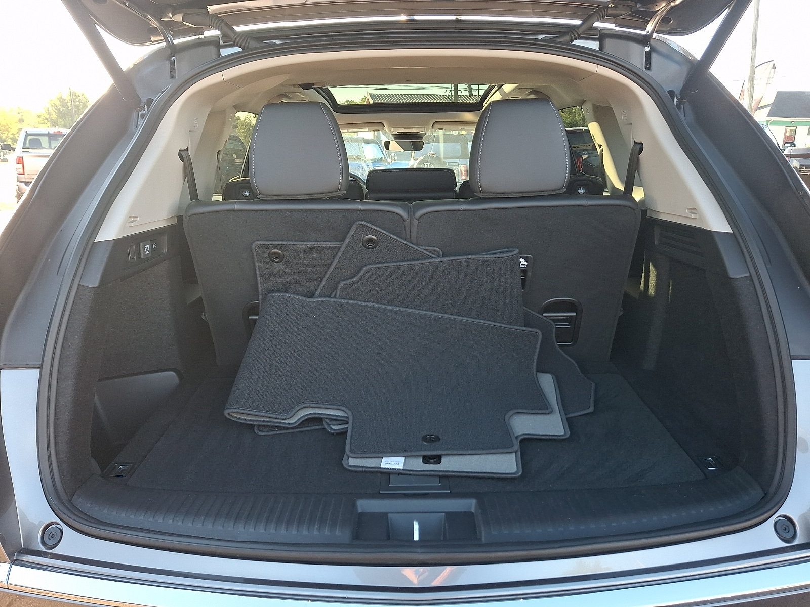 Certified 2026 Acura MDX w/ Technology Package FWD image 32