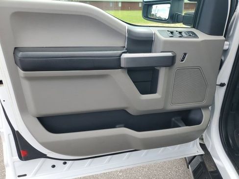 Used 2017 Ford F150 XLT w/ Equipment Group 302A Luxury image 8