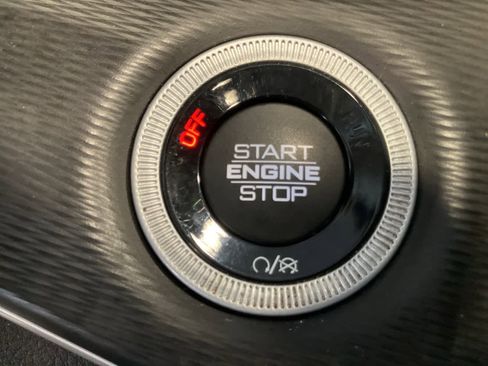 Used 2023 Jeep Grand Cherokee Laredo w/ Luxury Tech Group I image 15