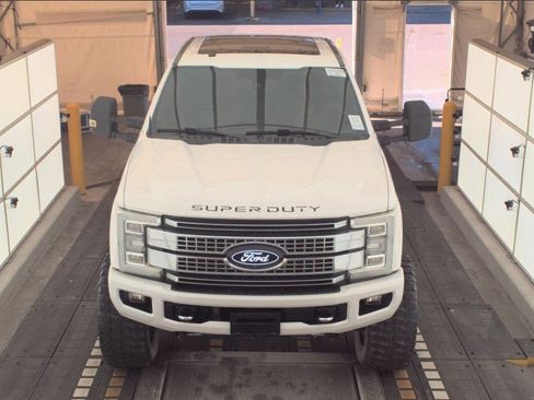 Used 2017 Ford F250 Platinum w/ Platinum Ultimate Package image 7