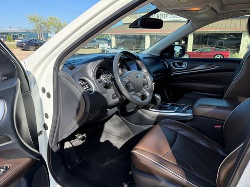 Used 2019 INFINITI QX60 Luxe w/ Essential Package image 13