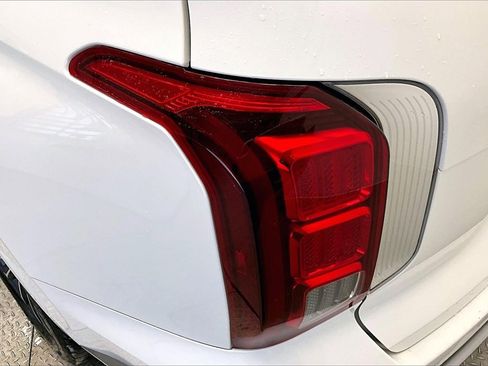 Used 2023 Hyundai Palisade Calligraphy image 32