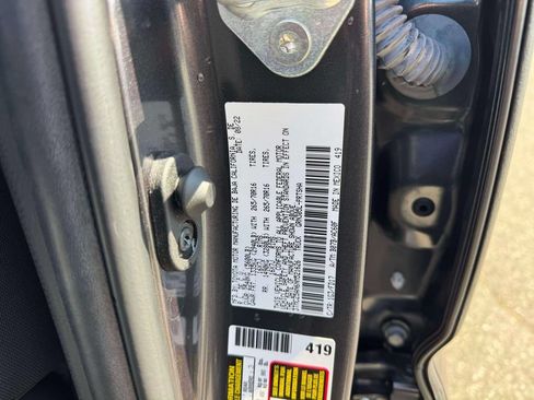 Used 2022 Toyota Tacoma TRD Off-Road AWD/4WD image 13
