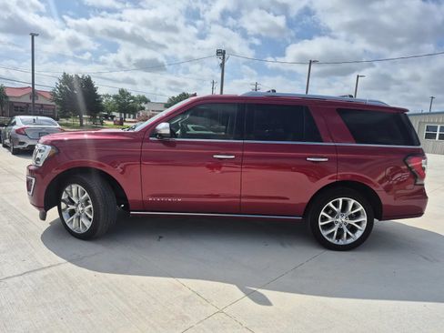 Used 2018 Ford Expedition Platinum RWD image 2