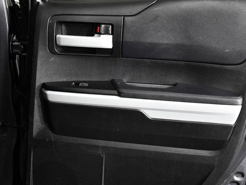 Used 2018 Toyota Tundra SR5 image 36