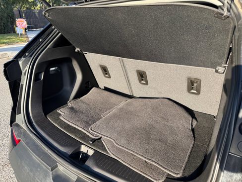 Used 2022 Chevrolet Bolt EUV LT image 20