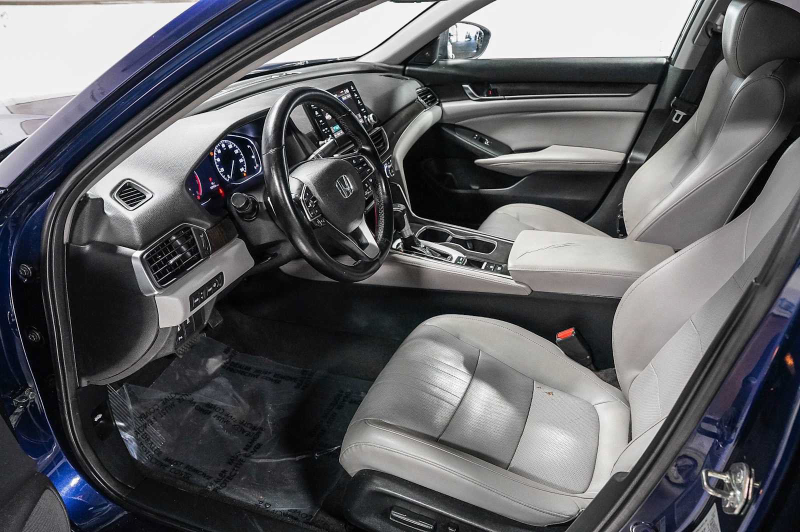 Used 2018 Honda Accord Touring image 18