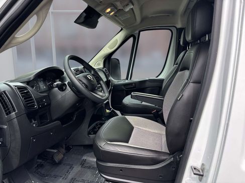 Used 2026 RAM ProMaster 2500 w/ Convenience Group FWD image 11