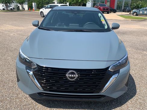 Used 2025 Nissan Sentra SV FWD image 3