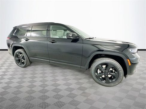 New 2025 Jeep Grand Cherokee L Altitude image 3
