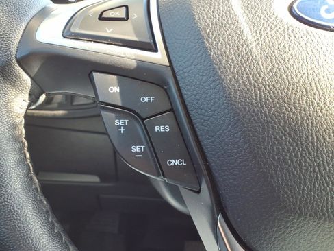 Used 2023 Ford Edge SEL image 18