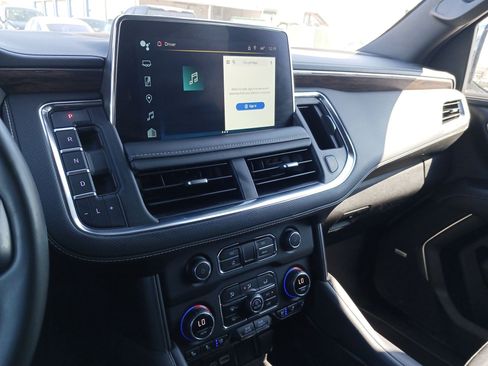 Used 2023 Chevrolet Suburban Premier image 22