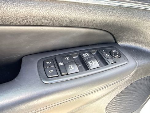 Used 2020 Jeep Grand Cherokee Overland AWD/4WD image 10