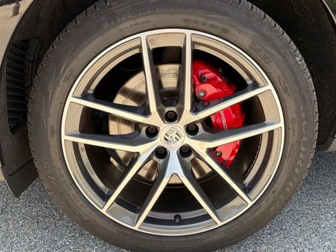 Used 2023 Porsche Macan S AWD/4WD image 8