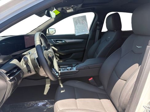 Used 2025 Cadillac CT5 Premium Luxury RWD image 10