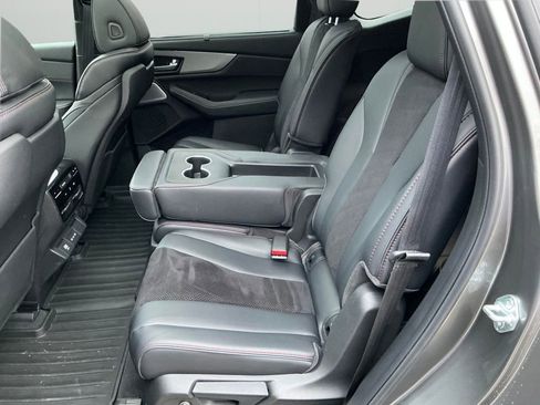 Used 2025 Acura MDX A-Spec image 11