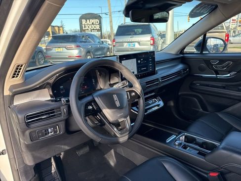 Used 2023 Lincoln Corsair AWD w/ Equipment Group 101A image 10