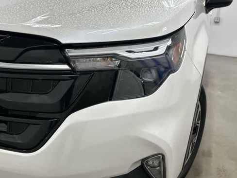 Used 2025 Subaru Forester Premium AWD/4WD image 31