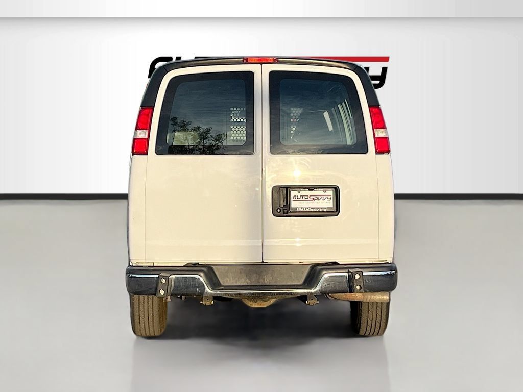 Used 2023 Chevrolet Express 2500 w/ Driver Convenience Package RWD image 6