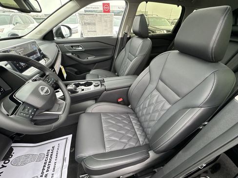 New 2026 Nissan Rogue Platinum w/ Platinum Premium Package image 11