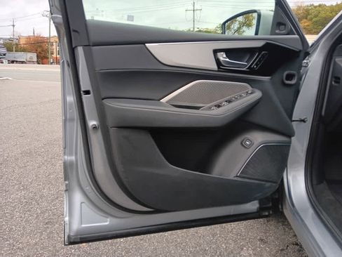 Used 2023 Acura MDX SH-AWD image 34