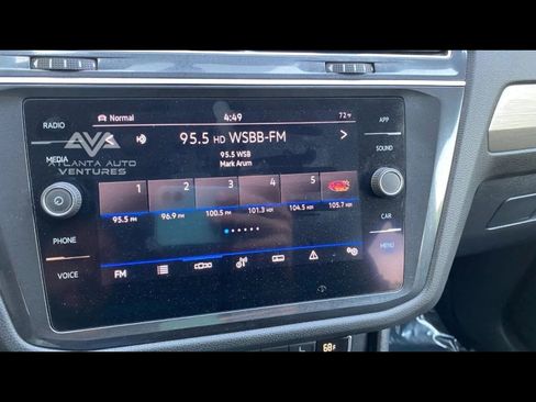 Used 2021 Volkswagen Tiguan SE image 19