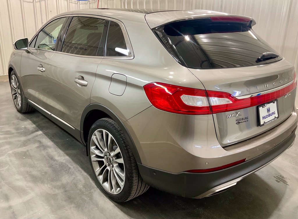 Used 2017 Lincoln MKX Reserve w/ Driver Assistance Package AWD/4WD image 22