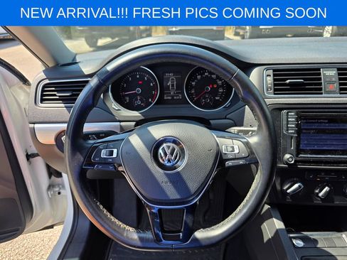 Used 2017 Volkswagen Jetta SE FWD image 10