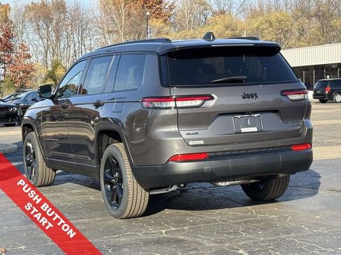 New 2025 Jeep Grand Cherokee L Limited w/ Black Appearance Package image 12