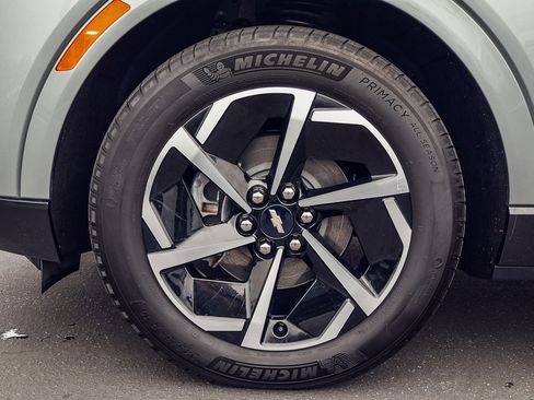 Used 2024 Chevrolet Equinox EV LT image 19