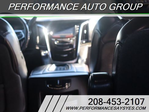 Used 2017 Cadillac Escalade Platinum image 12