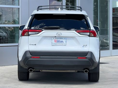 Used 2025 Toyota RAV4 XLE AWD/4WD image 5