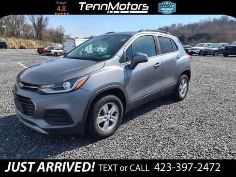 Used 2020 Chevrolet Trax LT w/ LT Convenience Package AWD/4WD image 1