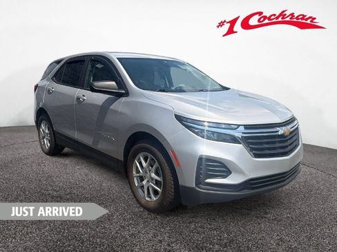 Used 2022 Chevrolet Equinox LS w/ LS Convenience Package FWD image 1