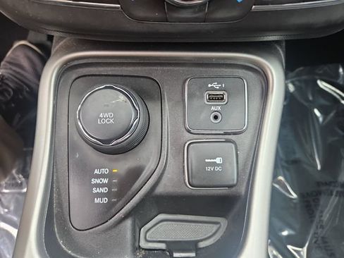 Used 2019 Jeep Compass Latitude AWD/4WD image 24