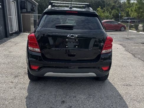 Used 2018 Chevrolet Trax LT w/ Sun & Sound Package AWD/4WD image 8