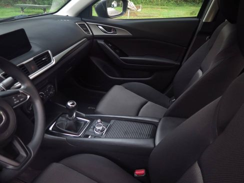 Used 2017 MAZDA MAZDA3 Sport FWD image 11