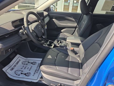 New 2025 Ford Mustang Mach-E Premium image 12