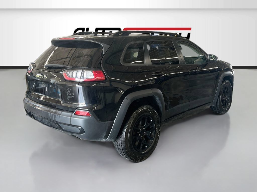 Used 2022 Jeep Cherokee Latitude AWD/4WD image 7