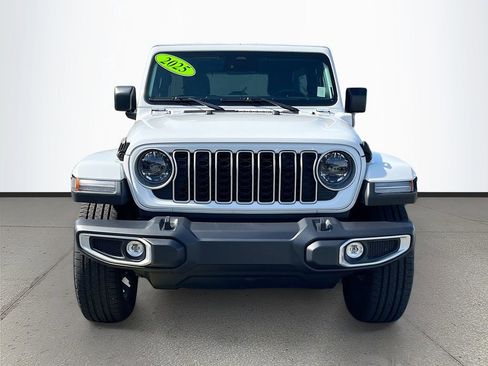 Used 2025 Jeep Wrangler Unlimited Sahara image 2