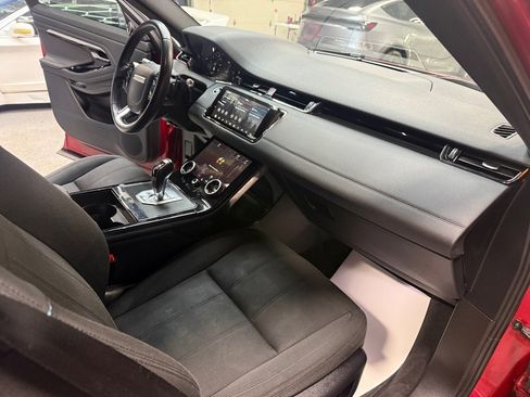 Used 2020 Land Rover Range Rover Evoque R-Dynamic SE image 19