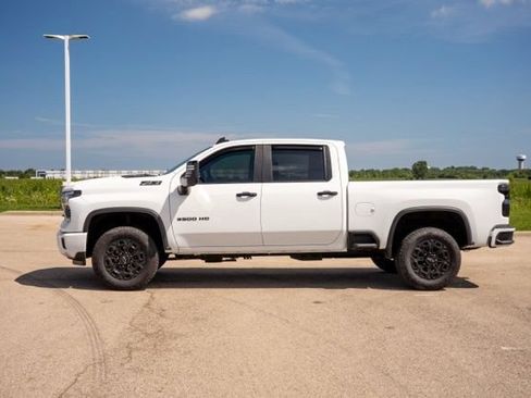 Used 2024 Chevrolet Silverado 3500 LT w/ Z71 Sport Edition AWD/4WD image 4