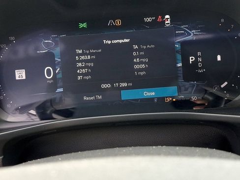 Certified 2026 Volvo XC40 B5 Plus AWD/4WD image 19