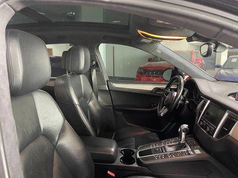 Used 2015 Porsche Macan Turbo image 29