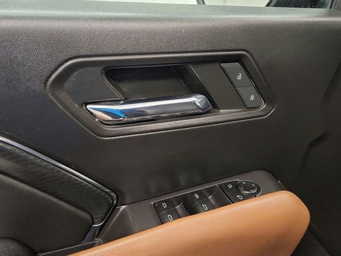 Used 2023 GMC Canyon AT4 image 17