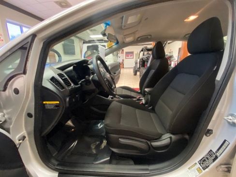 Used 2017 Kia Forte LX image 18