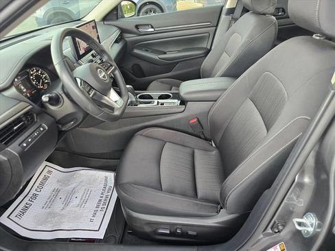 Used 2024 Nissan Altima 2.5 SV w/ SV Premium Package FWD image 12