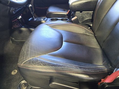 Used 2017 Jeep Wrangler Unlimited Rubicon w/ Quick Order Package 24Z Recon image 17