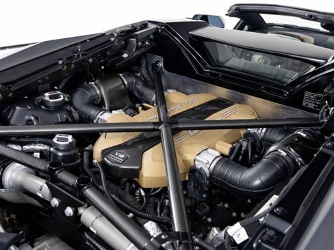 Used 2020 Lamborghini Aventador SVJ image 58